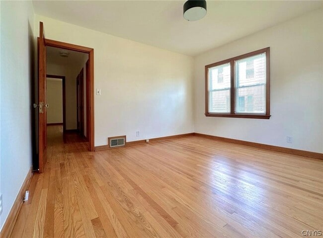 Building Photo - 50 New Hartford St