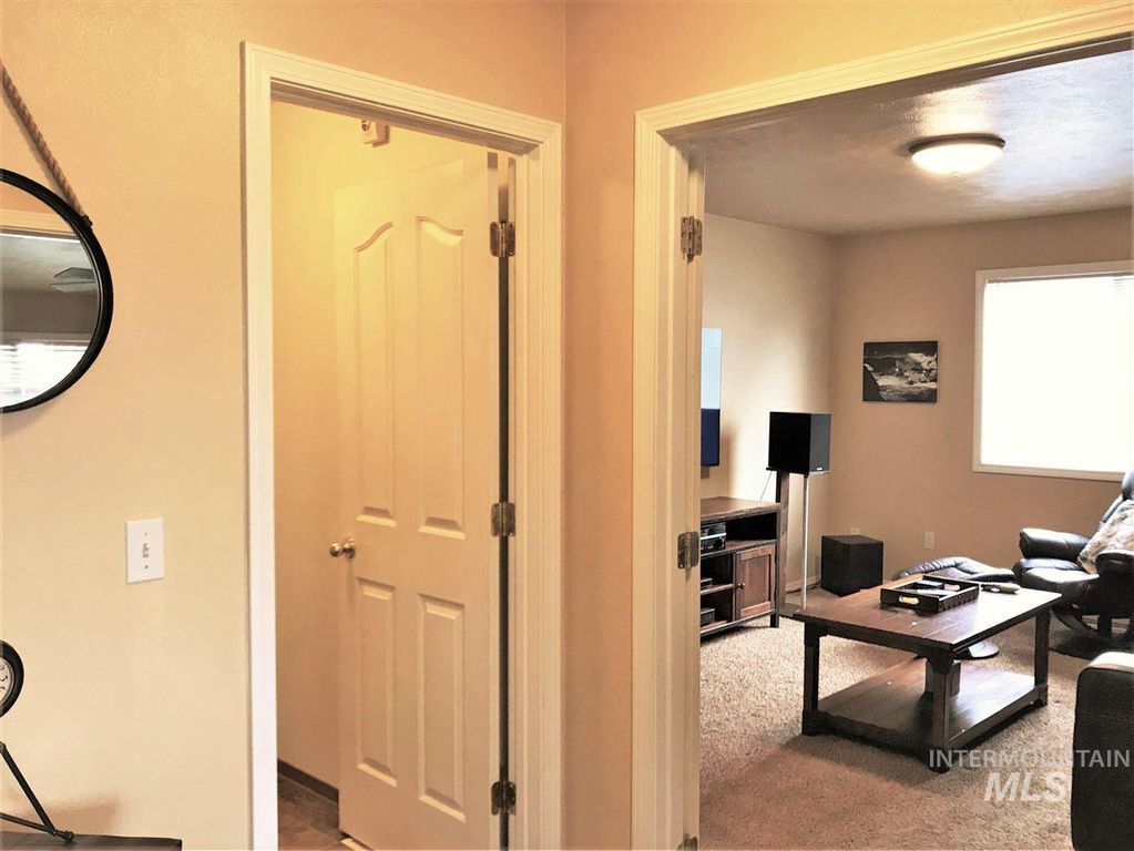 Building Photo - 5008 N Rothmans Ave