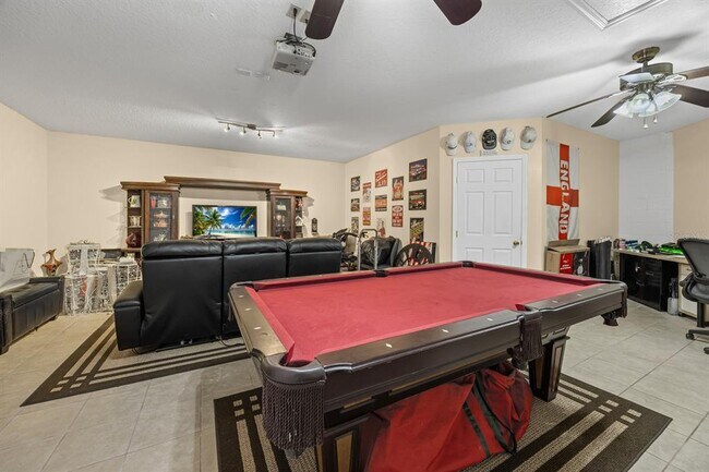 Building Photo - 324 Bonville Dr