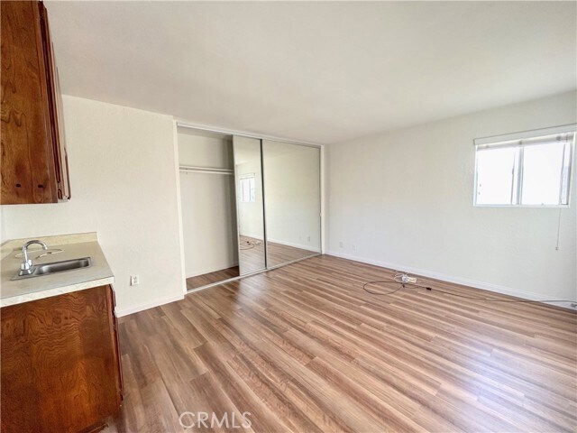 Building Photo - 402 S Ola Vista