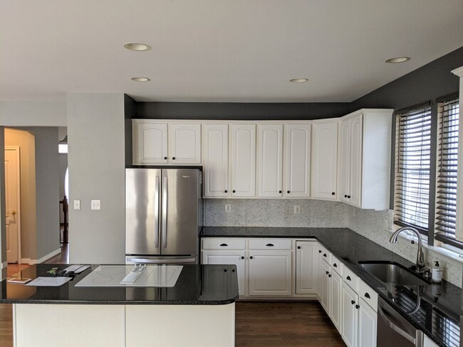 Building Photo - Single Family Home in Established Urbana H...