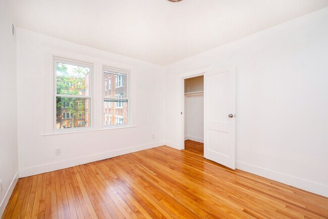 Building Photo - 5 Chauncy St
