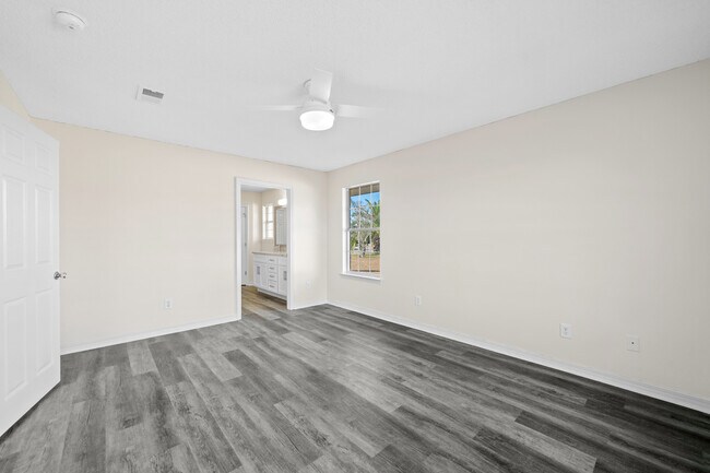 Building Photo - 2520 E Ashford Park Dr