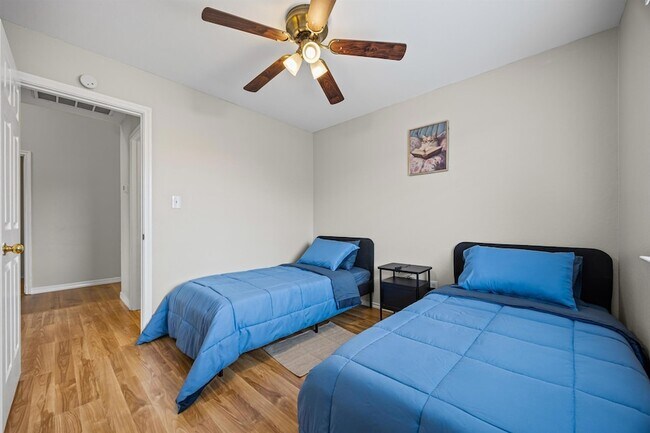 Building Photo - 5006 Acorn Grove Ct