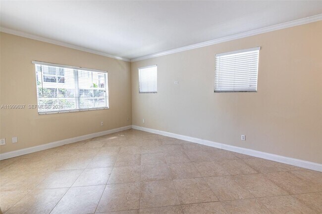 Building Photo - 3255 NE 184th St