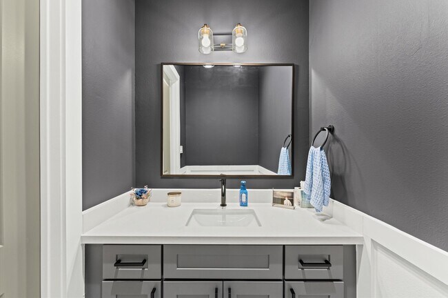 Building Photo - 2311 Eagle St