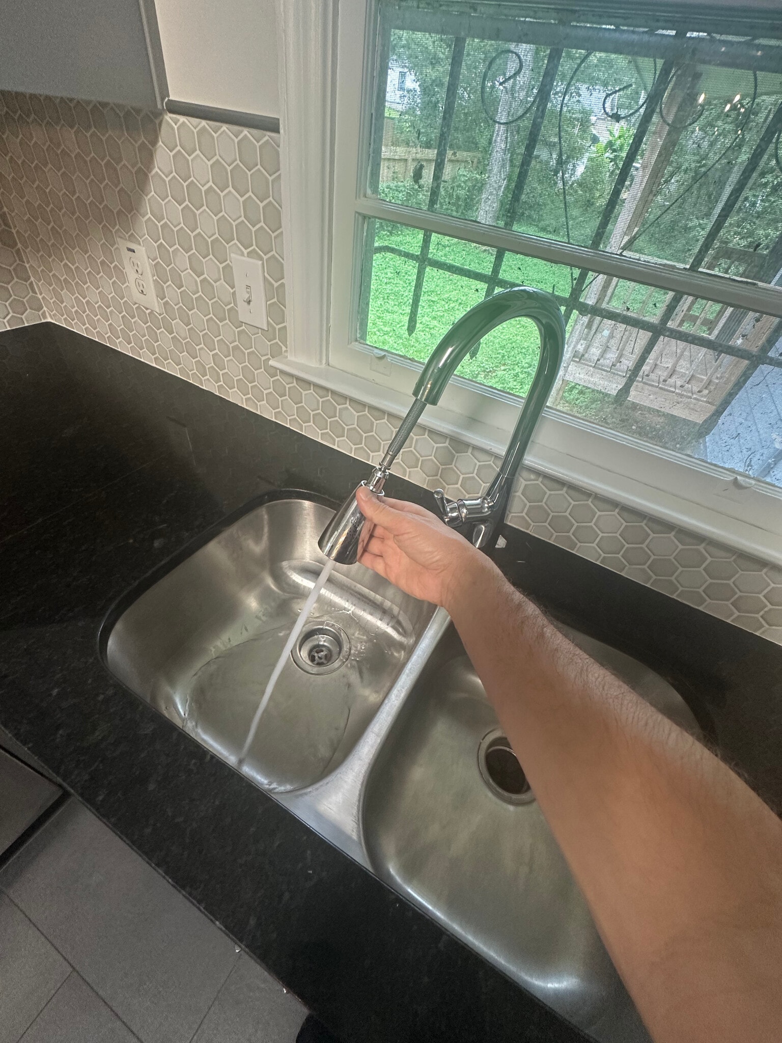 Building Photo - 349 Laquita Dr SE