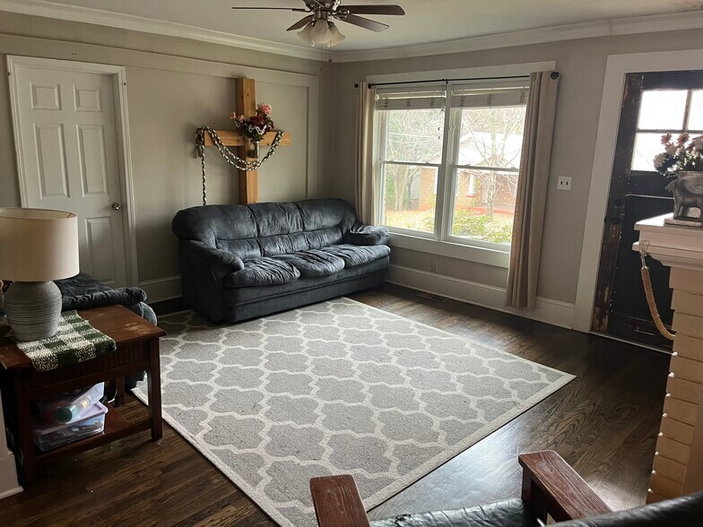 Building Photo - 1260 Francis St NW