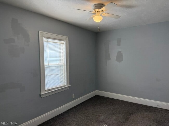 Building Photo - 3231 W 121st St