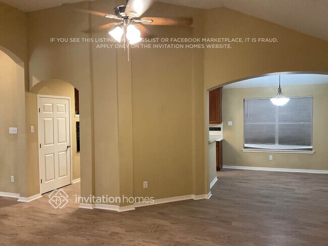 Building Photo - 613 Chestnut Dr