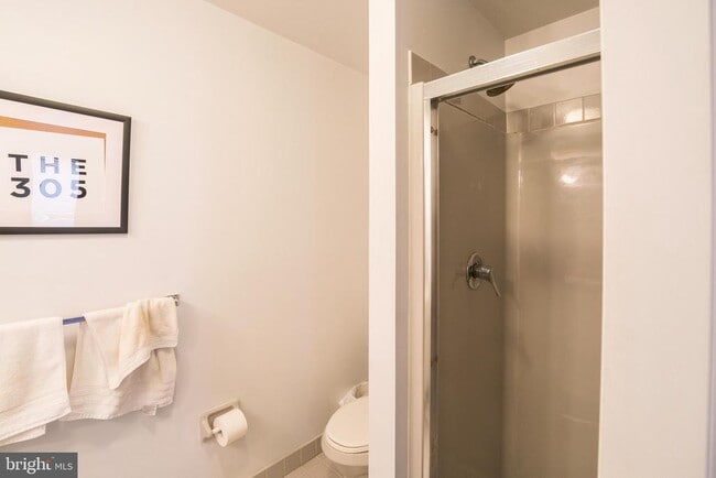 Building Photo - 1938 Pine St