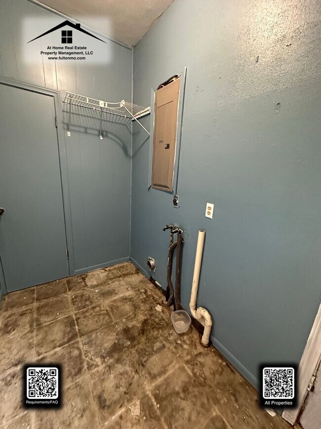 Building Photo - 402 Douglas Blvd