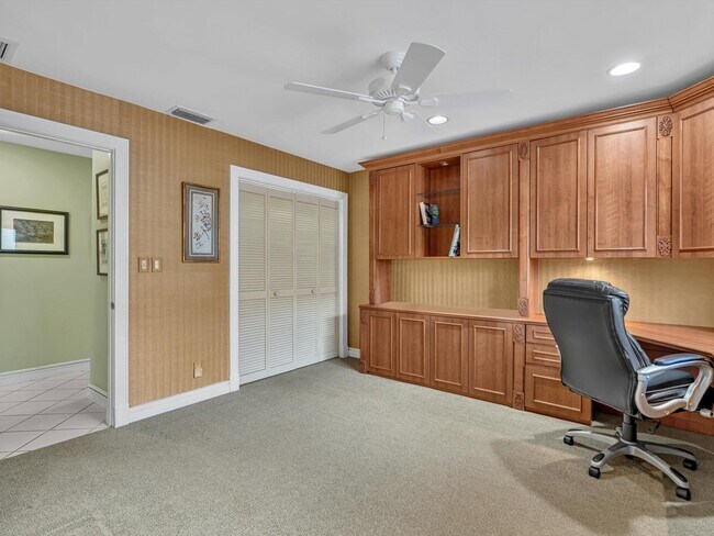 Building Photo - 10122 Spyglass Way