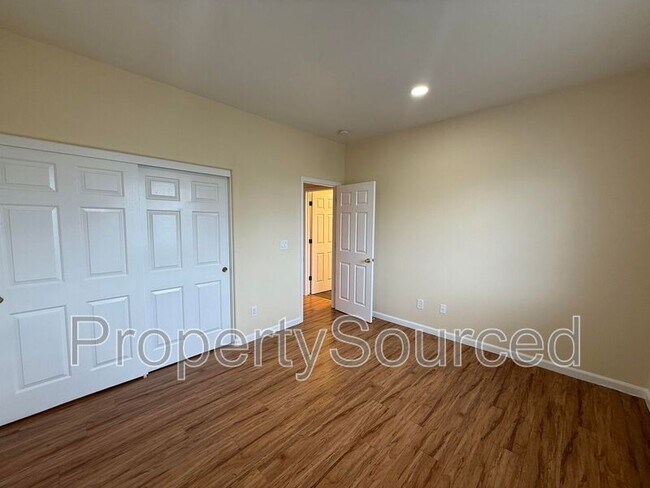 Building Photo - 1830 Persimmon Way