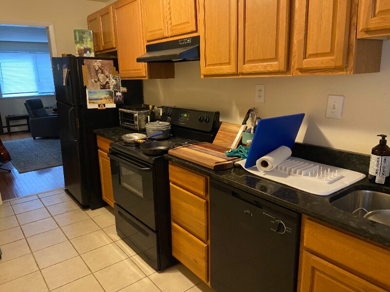 Building Photo - 3210 Ellwood Ave