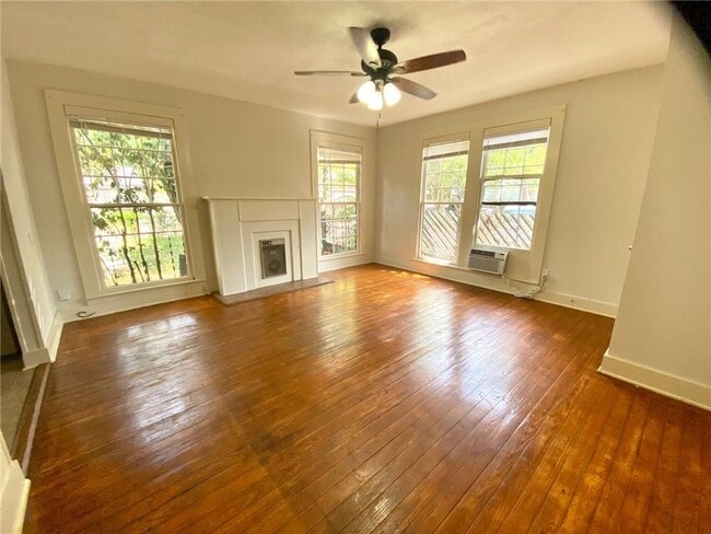 Building Photo - 1300 E Cesar Chavez St