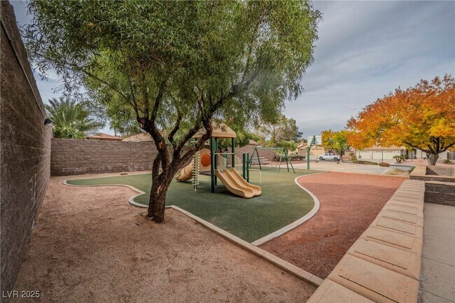 Building Photo - 921 San Bruno Ave