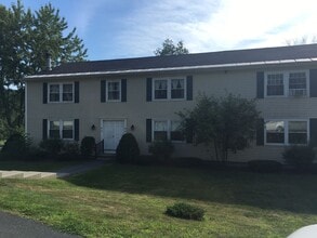 Building Photo - One bedroom with garage