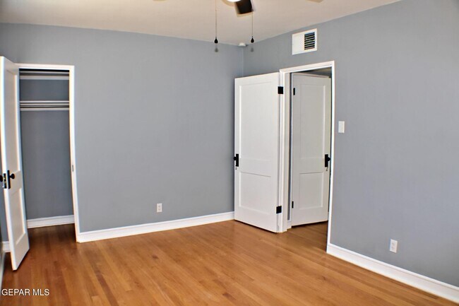 Building Photo - 1214 Stockwell Ln