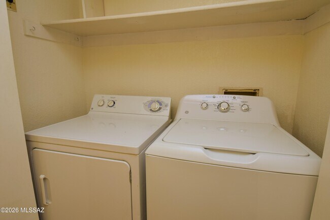 Building Photo - 3352 E Popinac Loop