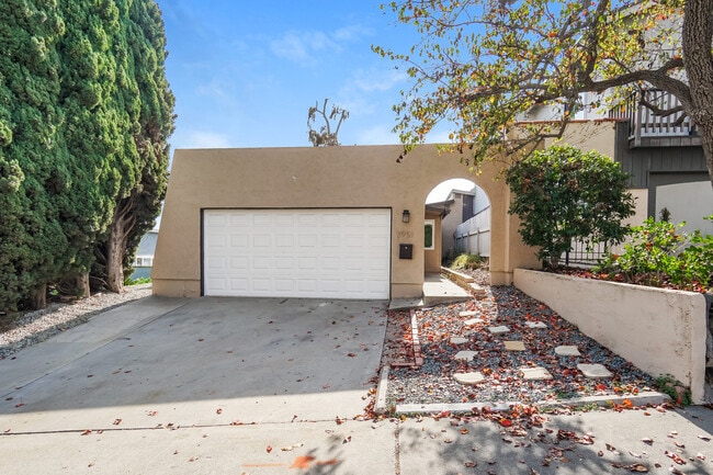 Primary Photo - 3951 Marvin St