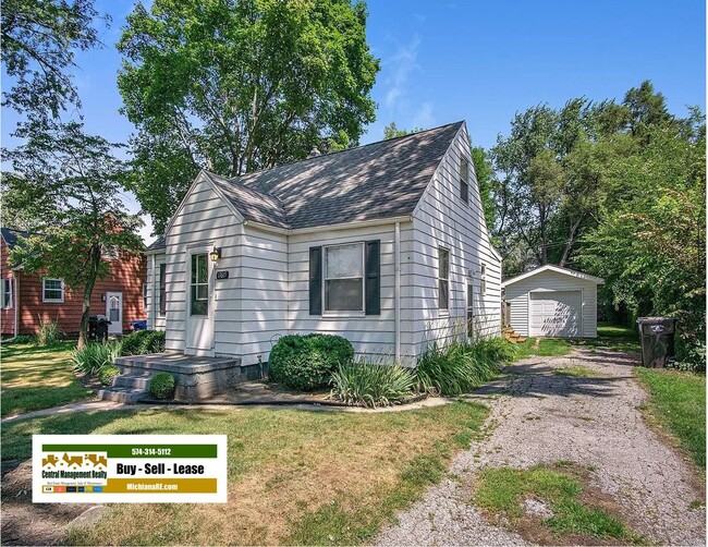 Primary Photo - Close to Notre Dame 3 Bedroom Home