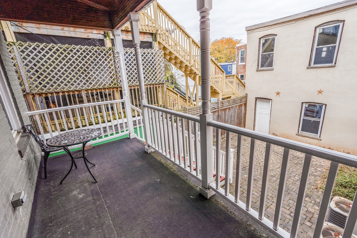 4 bedroom/3 bathroom, back patio - 403 P St NW