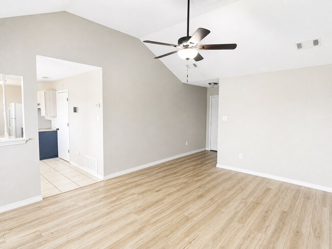 Building Photo - AVAILABLE MAY 18; APPLY ON OUR WEBSITE TODAY!!