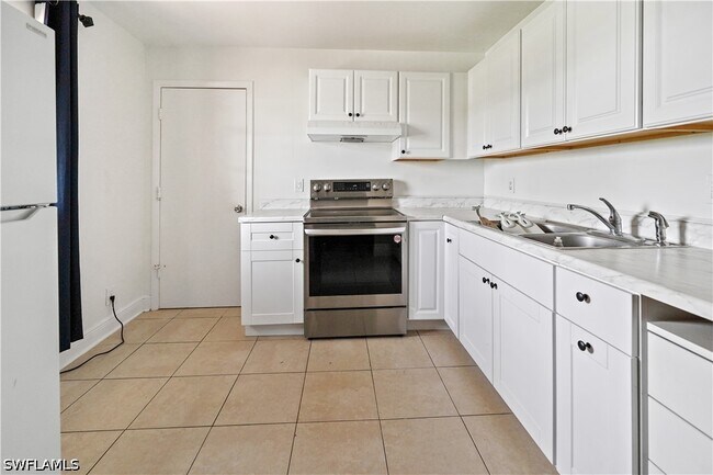 Building Photo - 5078 Amber Ln