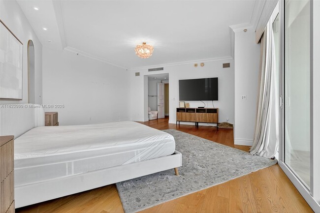 Building Photo - 20155 NE 38th Ct