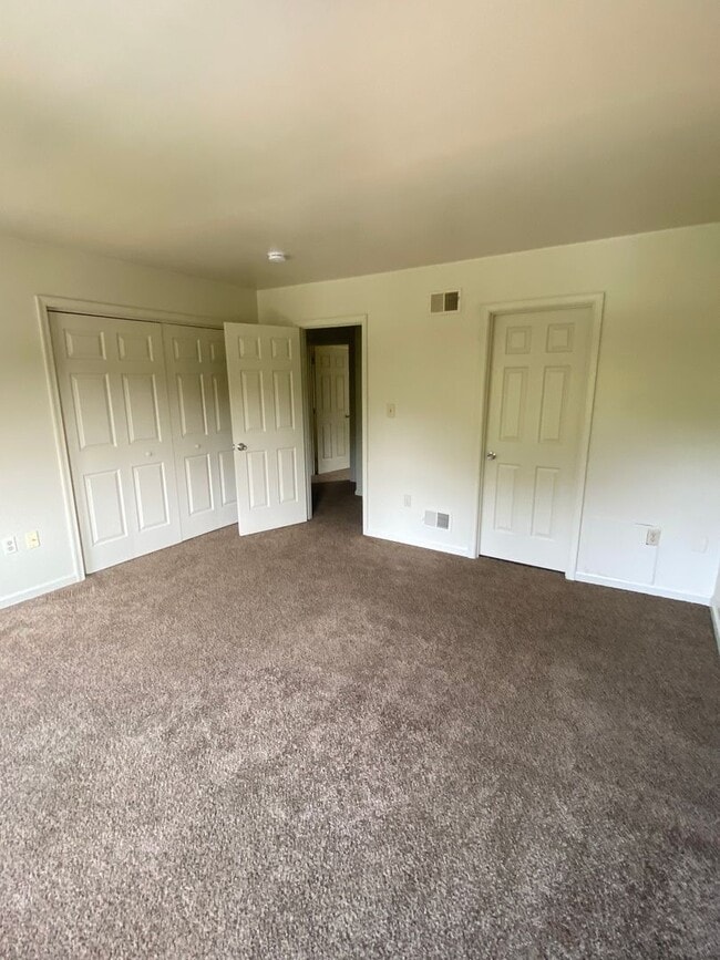 Building Photo - 607 Emerald Dr