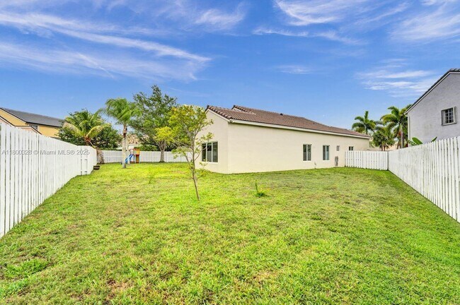 Building Photo - 1063 Cedar Falls Dr