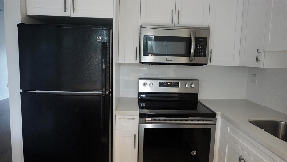 Building Photo - 5830 SW 47th St