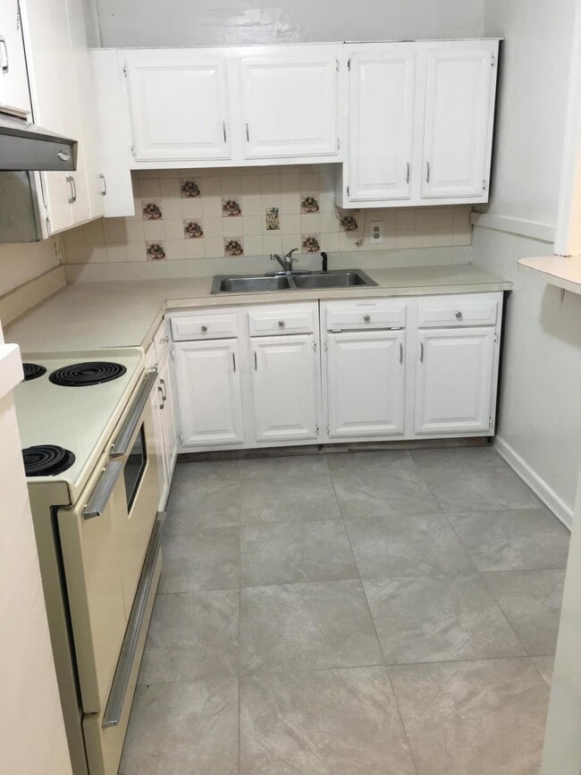 Building Photo - 3225 Liberty Cir