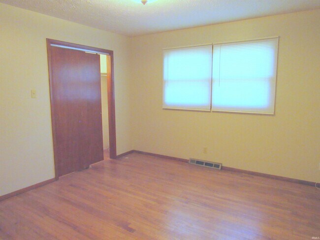 Building Photo - 4401 E Cambridge Ct