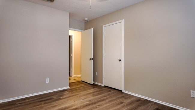 Building Photo - 23919 Clipper Hill Ln