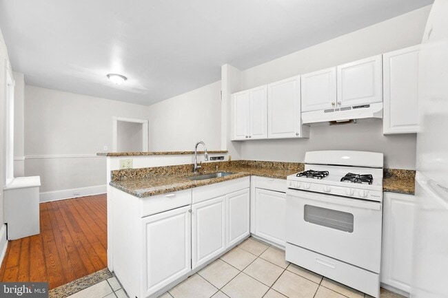 Building Photo - 511 S Harrison St