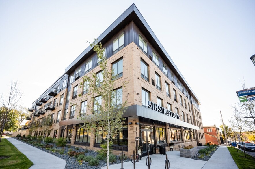 Primary Photo - 5th Street Lofts -