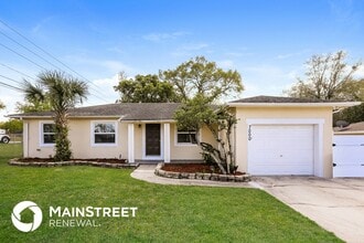 Building Photo - 7000 Watseka Ave