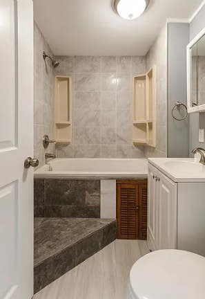 Building Photo - 623 5th Ave