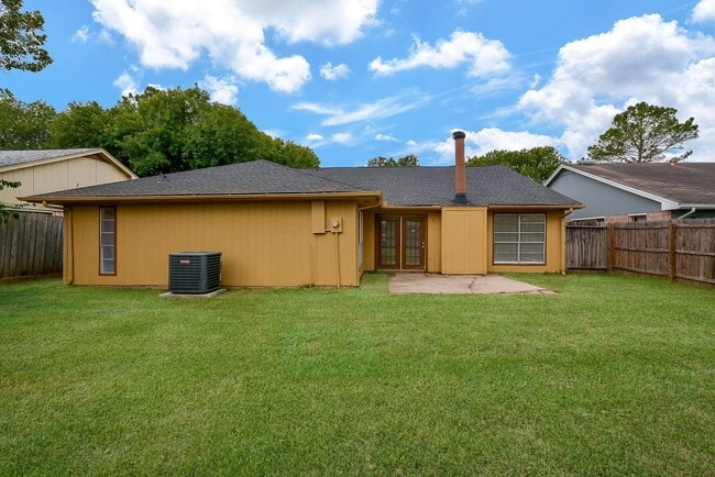 Building Photo - 3315 Honey Creek Dr