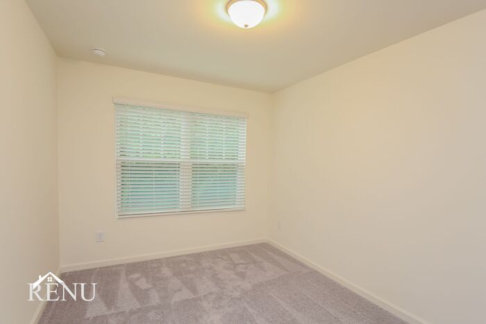 Building Photo - 3096 Calcutta St