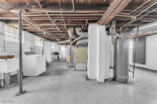 Building Photo - 14614 Glendale Ave