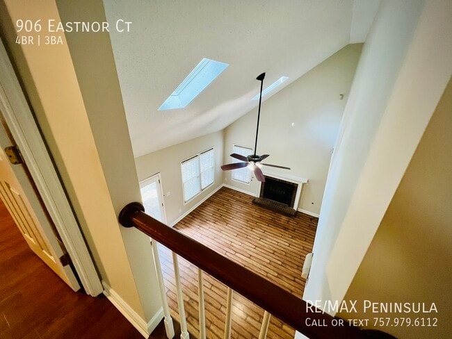 Building Photo - 906 Eastnor Ct