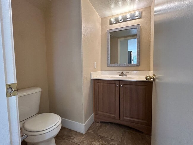 Building Photo - 1099 W Seagull Dr