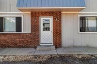 Building Photo - Charming 2-Bedroom Apartment in Prime Clifton Location