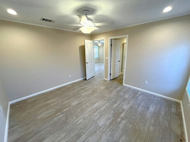 Building Photo - 5480 Ryegrass Ct