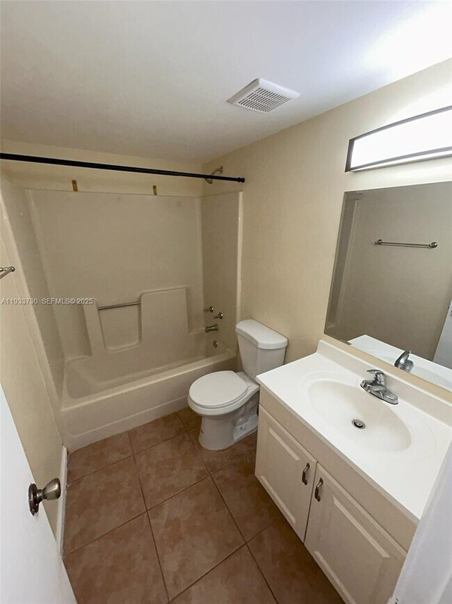 Building Photo - 8041 Southgate Blvd