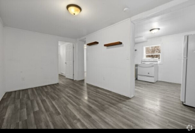 Building Photo - 904 Willsie Ave