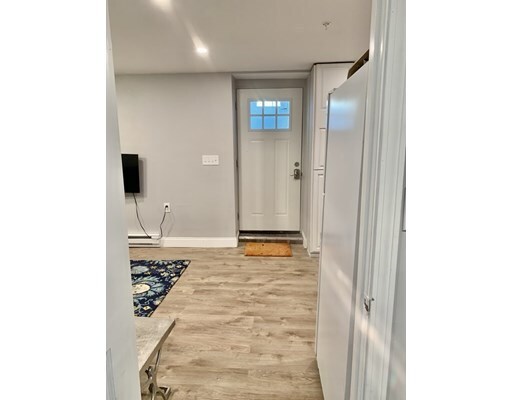 Building Photo - 726 Metropolitan Ave